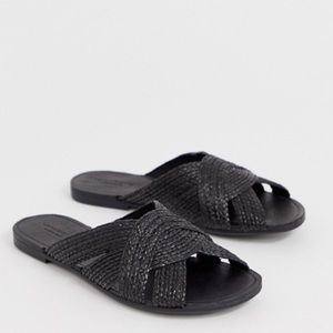Vagabond tia black woven flat sandals size 38